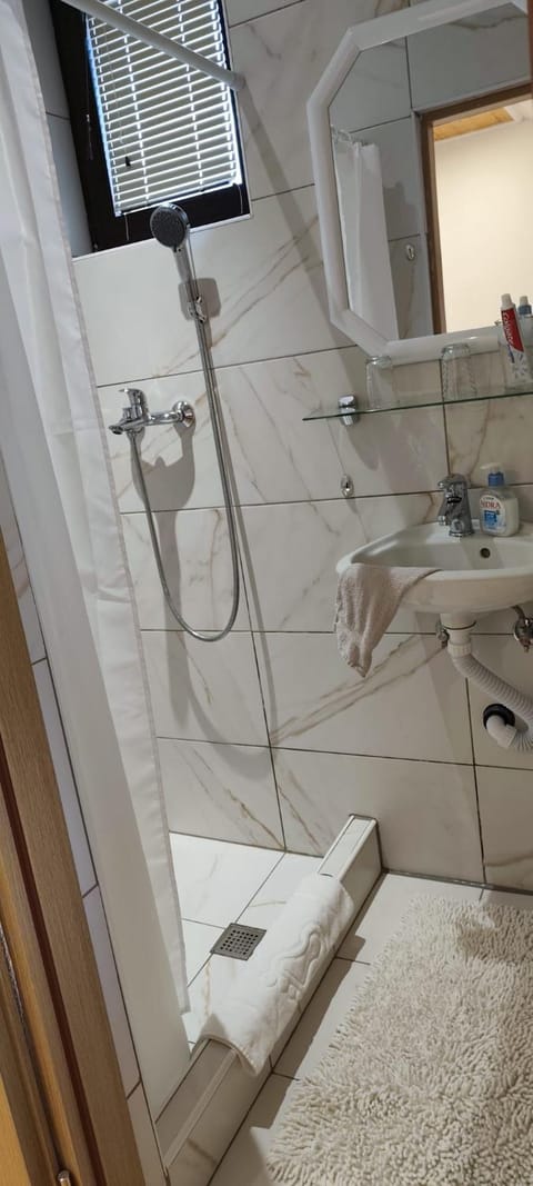 House Zaterini Bed and Breakfast in Lika-Senj County