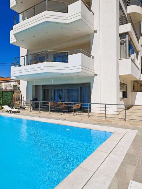 Property building, Swimming pool