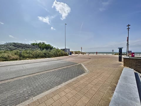 Neighbourhood, Sea view