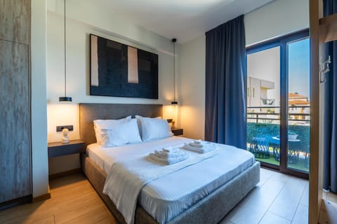 Bed, Decorative detail, towels