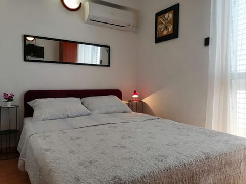 Bed, Bedroom, air conditioner