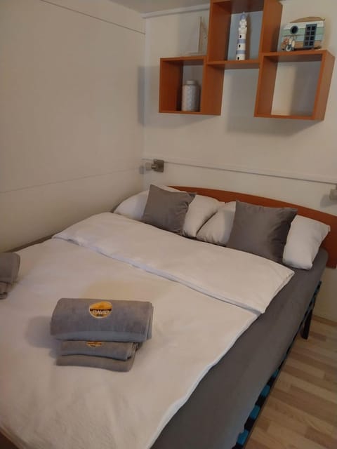 Mobile Home DAVID Pirovac House in Tisno