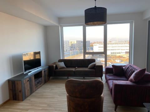 Communal lounge/ TV room, TV and multimedia, Living room, Seating area, Evening entertainment