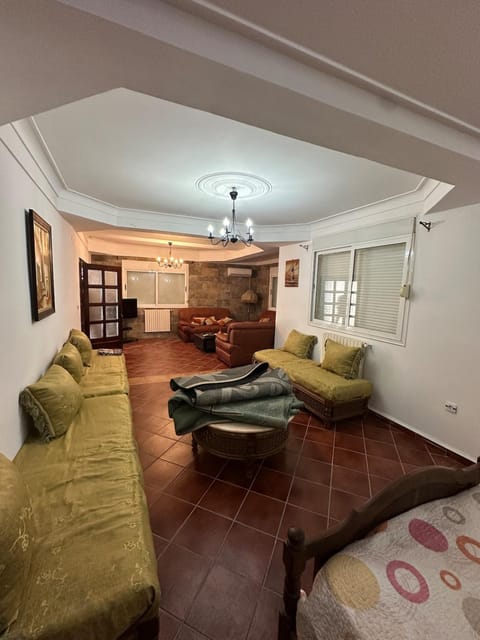 Bed, TV and multimedia, Photo of the whole room, Seating area