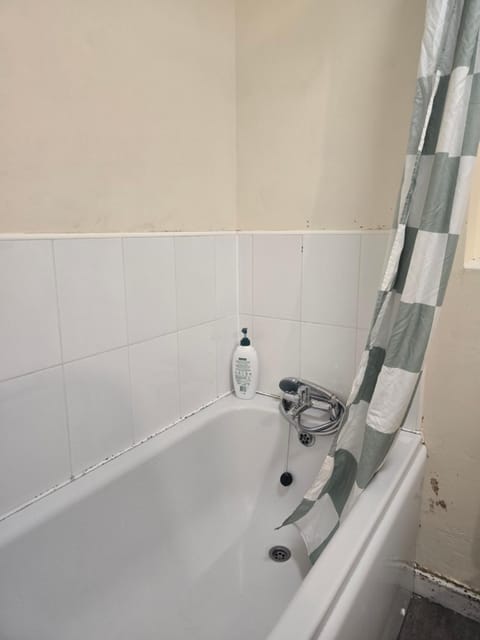 Cozy room in Wolverhampton city centre Vacation rental in Wolverhampton