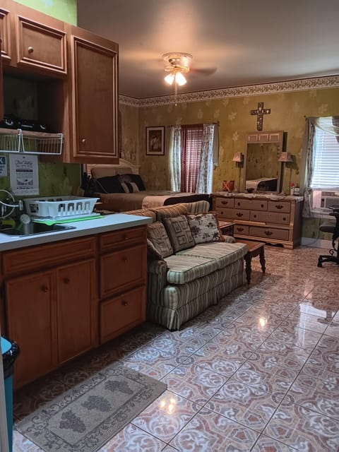 Klauzz Vacation rental in Bay City