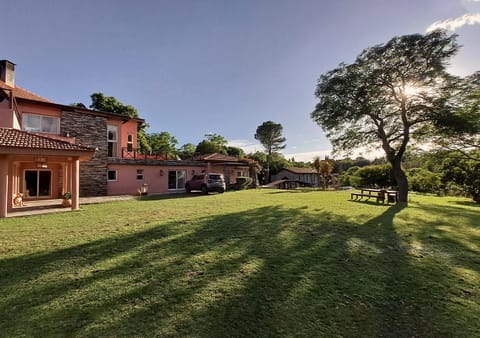 Property building, Spring, Day, Natural landscape, Garden, Banquet/Function facilities, Garden view