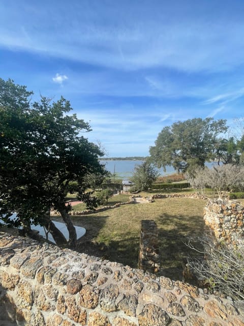 Lake view, fireplace