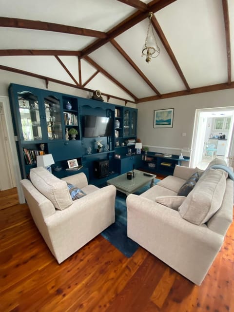 1800's Cosy Cottage in Dungarvan House in County Waterford