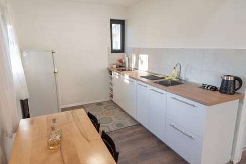 Coffee/tea facilities, Kitchen or kitchenette