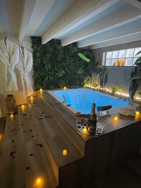 Memories Loft and Spa - Paris House in Île-de-France