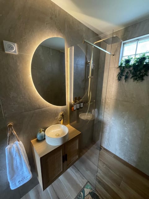 Memories Loft and Spa - Paris House in Île-de-France