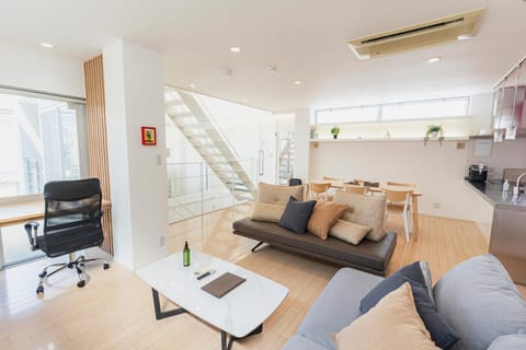 Living room, Photo of the whole room