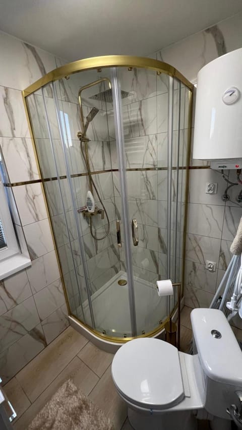 Domek nad Jeziorem Raduńskim 2 House in Pomeranian Voivodeship