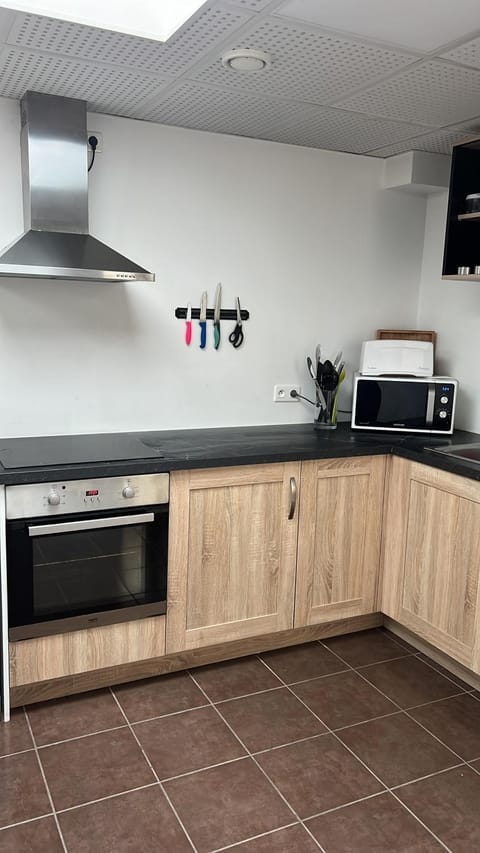 Kitchen or kitchenette, oven, toaster