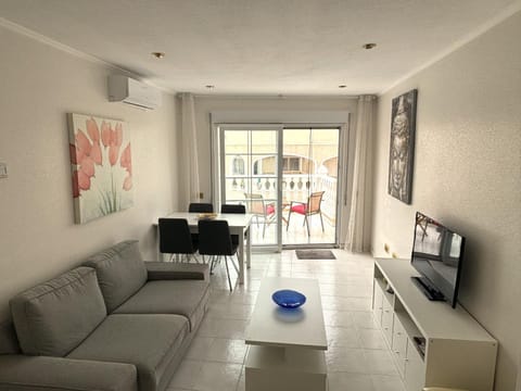 TV and multimedia, Living room, Dining area, air conditioner