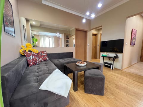 Communal lounge/ TV room, TV and multimedia, Living room, Seating area