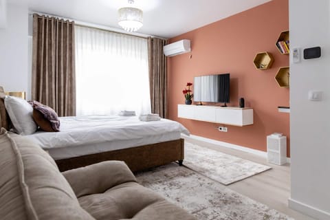 Bed, TV and multimedia, Photo of the whole room, Bedroom, air conditioner