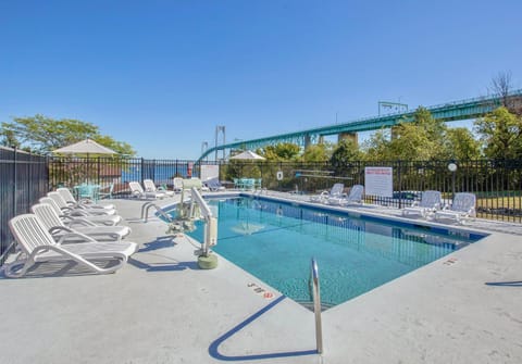 Wyndham Newport Overlook 2BR Apartment with Resort Access House in Newport
