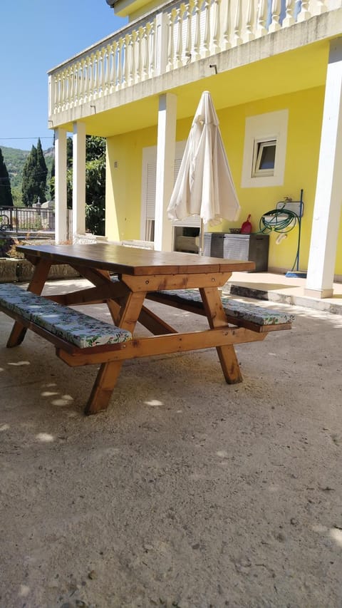 Three lindens Country House in Kotor Municipality