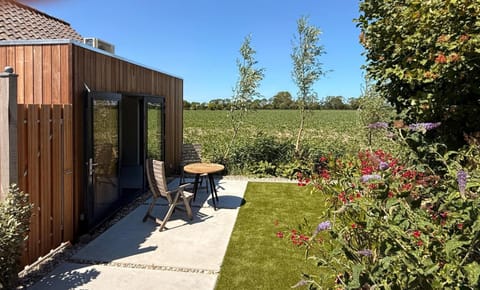 Garden, Balcony/Terrace
