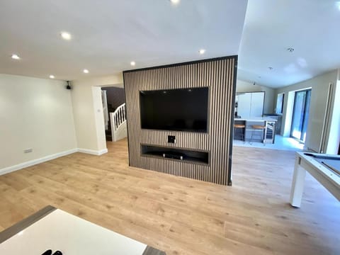 Communal lounge/ TV room, TV and multimedia, Evening entertainment