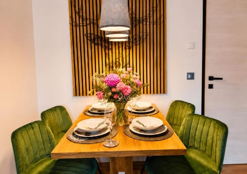 Photo of the whole room, Seating area, Dining area