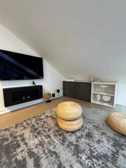 TV and multimedia, Photo of the whole room