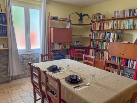 Library, Dining area