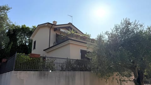 SE185 - Senigallia, trilocale ristrutturato con giardino Apartment in Senigallia