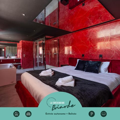 Shower, Hot Tub, Bedroom, concierge, towels