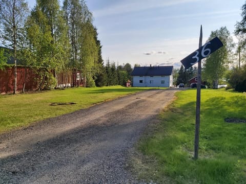 Property building, Day, Neighbourhood