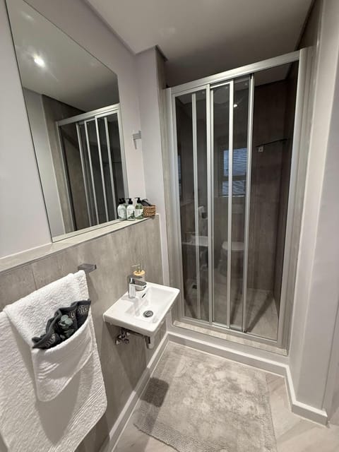 Platform 133 2 Tabak Apartment in Cape Town