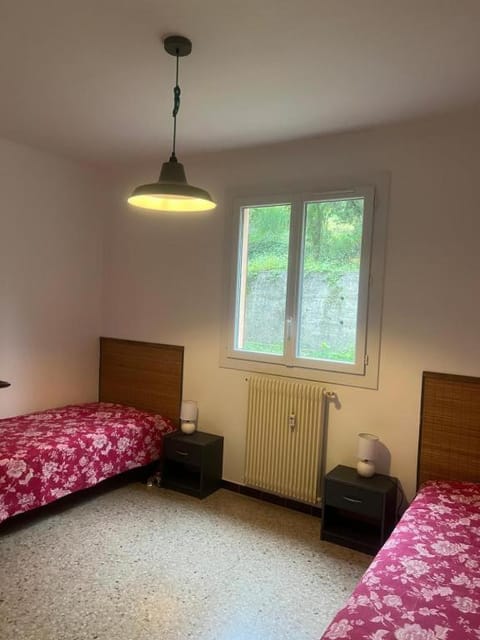 Eze village bas de villa jardin vue mer Apartment in Eze