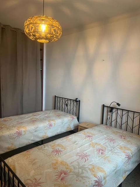 Eze village bas de villa jardin vue mer Apartment in Eze