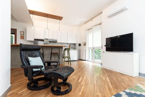 Communal lounge/ TV room, TV and multimedia, Kitchen or kitchenette, Living room, Seating area, Dining area, Evening entertainment, oven, pet friendly, stove