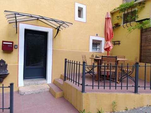 Patio, Balcony/Terrace