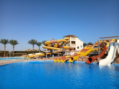 Aqua park, Swimming pool