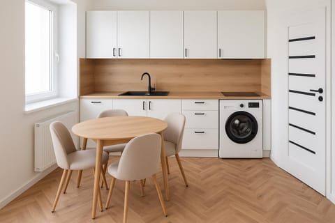 Kitchen or kitchenette, Dining area, pet friendly, stove, washing machine, dryer