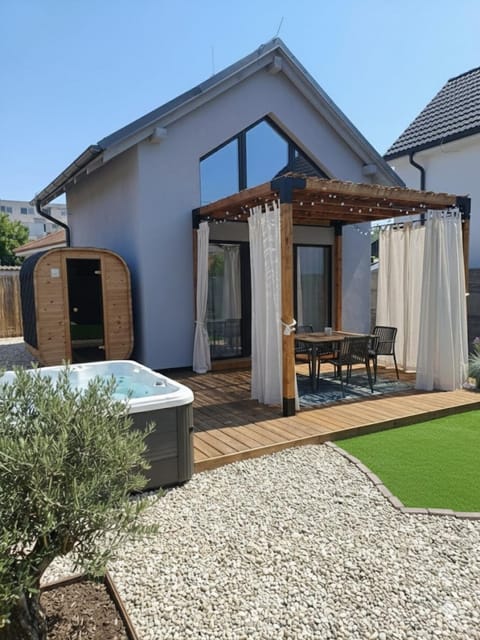 Garden, Hot Tub, Sauna, Balcony/Terrace, Spa and wellness centre/facilities