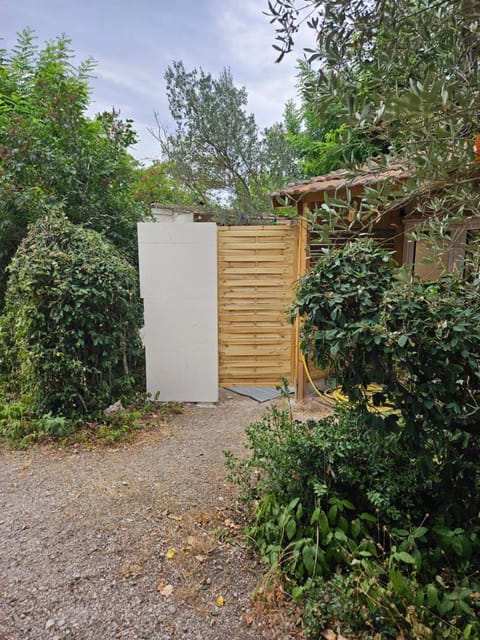 Escapade en caravane près d'aix en provence Luxury tent in Aix-en-Provence