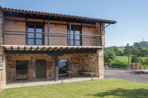 Property building, Patio, Garden, Garden, Balcony/Terrace, Garden view