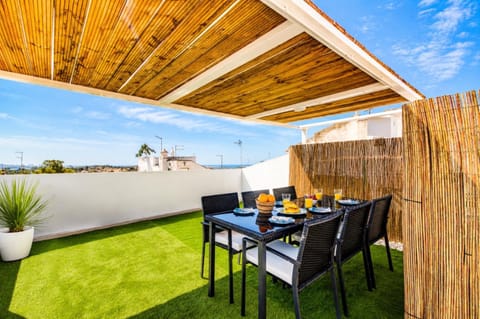 View (from property/room), Balcony/Terrace