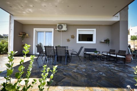 Property building, Patio, Garden, Dining area, Garden view