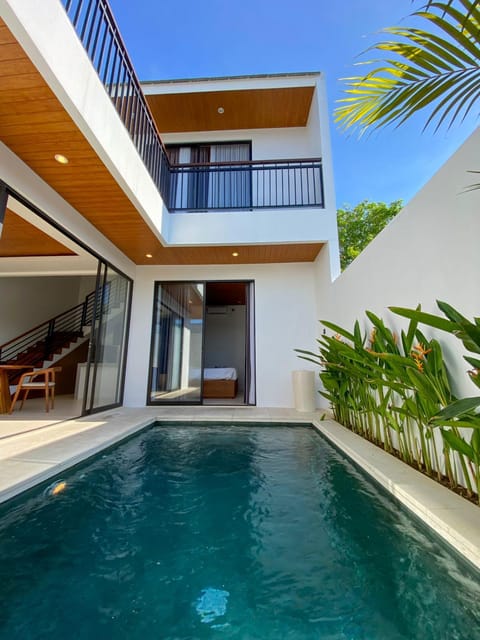 Property building, Patio, Day, View (from property/room), Balcony/Terrace, Pool view, Swimming pool