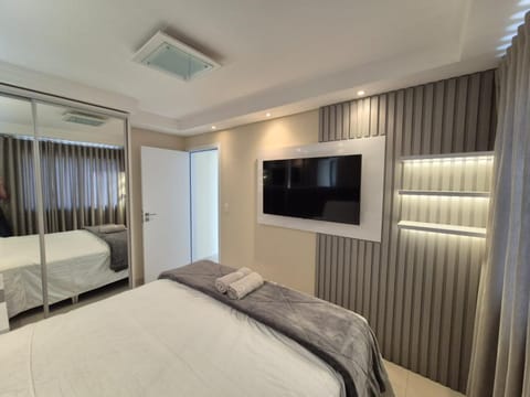 Bed, TV and multimedia, Photo of the whole room, Bedroom, air conditioner