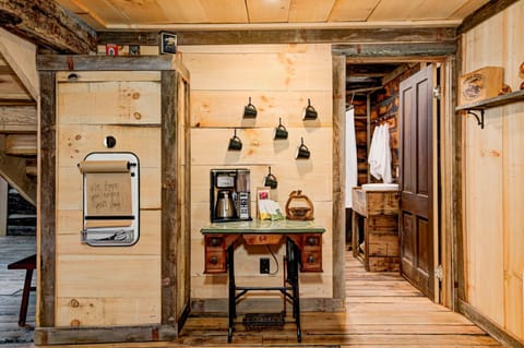 Coffee/tea facilities, Kitchen or kitchenette