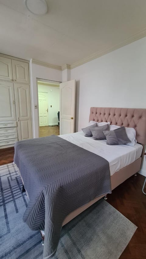 Bed, Photo of the whole room, Bedroom, wardrobe