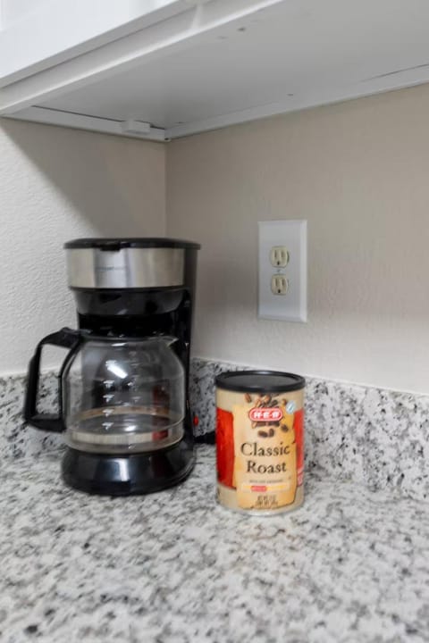 Coffee/tea facilities, Kitchen or kitchenette