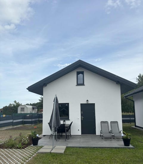 Property building, Spring, Day, Garden, Garden view